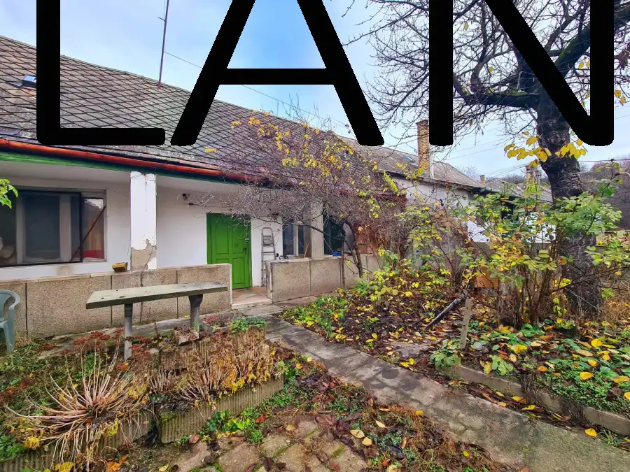 eladó családi ház, Paks