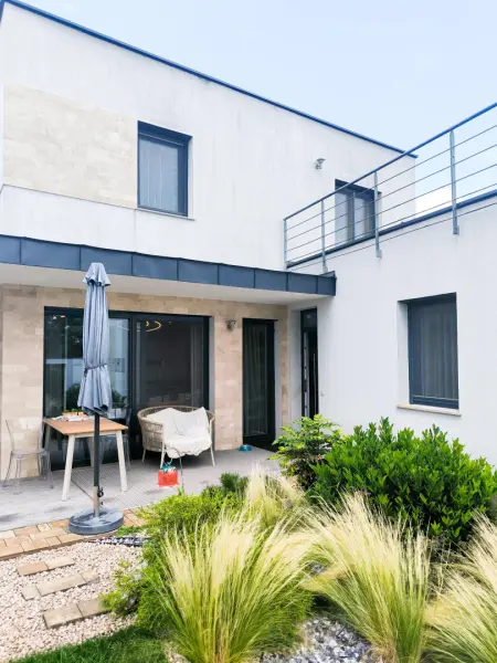 Eladó családi ház, Paks 4+1 szoba 115 m² 116.9 M Ft