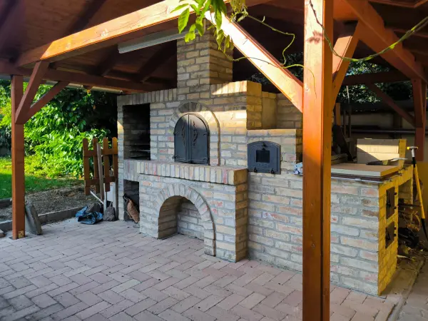 Eladó családi ház, Paks 7 szoba 244 m² 89.9 M Ft