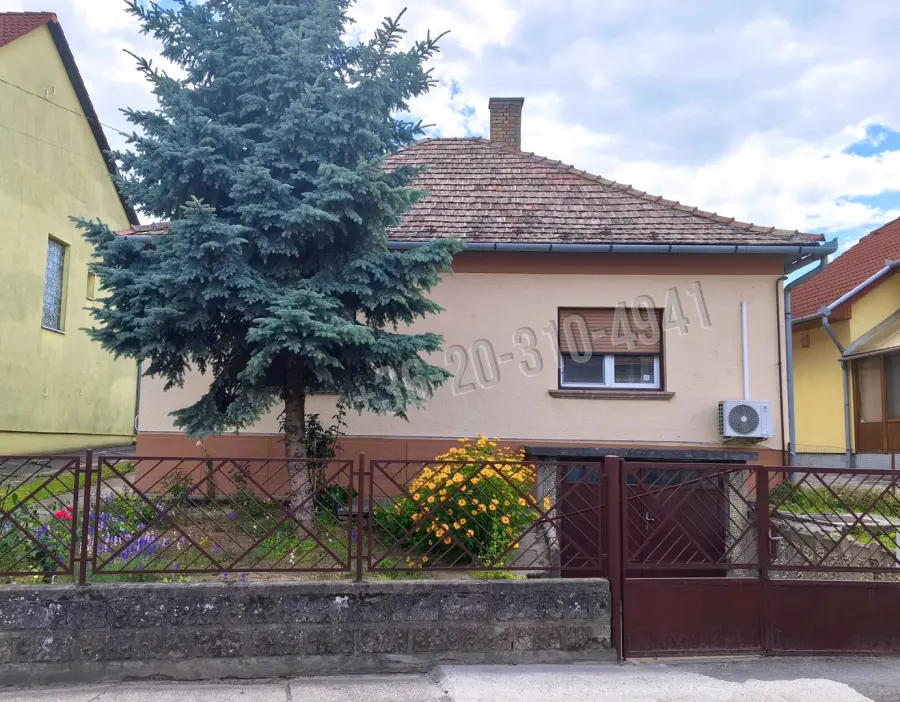 eladó családi ház, Szekszárd