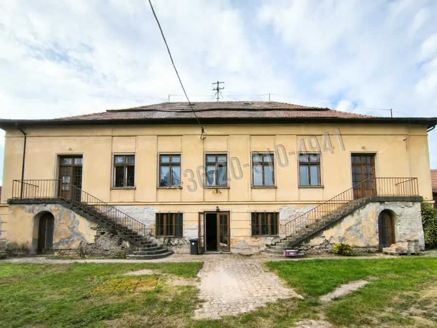 eladó gazdasági ingatlan, Paks