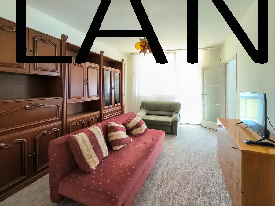 eladó téglalakás, Paks